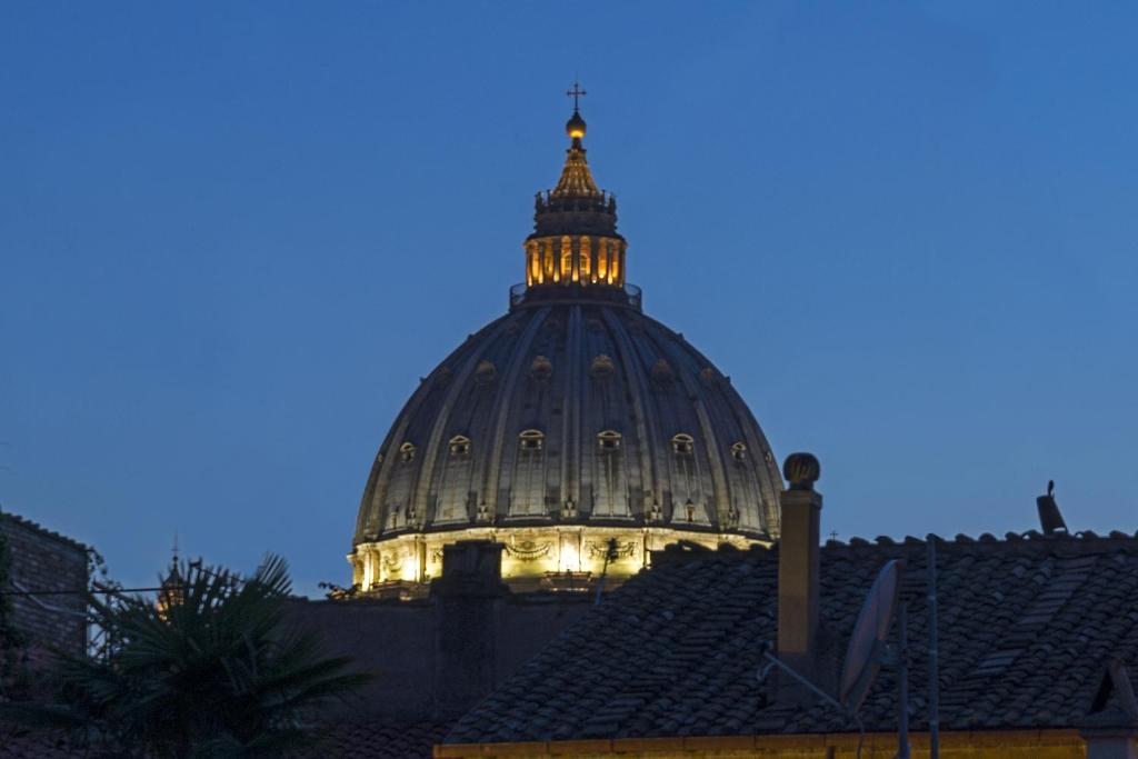 La Porta Rossa di Borgo - Vatican Luxury Suite - image 2