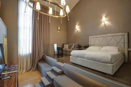 Penthouse Suite Rome - image 19