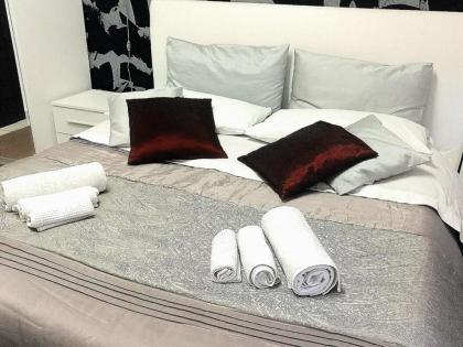 Acanto Room Suite - image 2