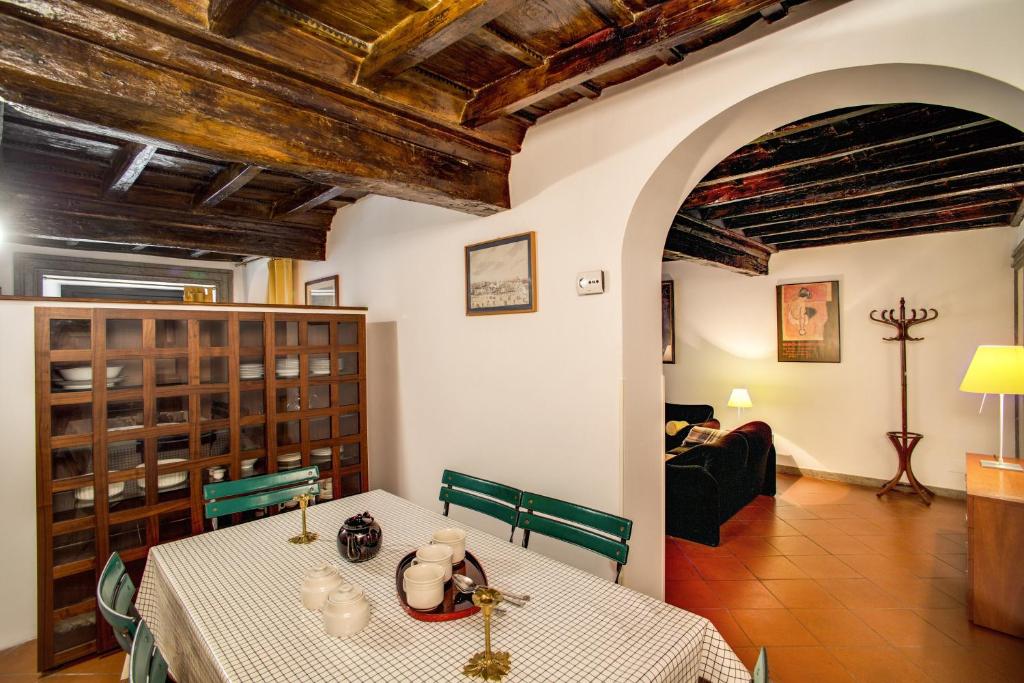 Cartari Apartment - image 2