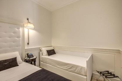 Hotel dei Quiriti Suite - image 13