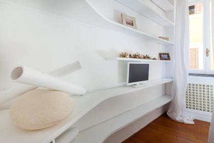 Piazza Navona White Penthouse - image 3