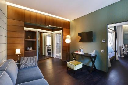 Stendhal Luxury Suites - image 5