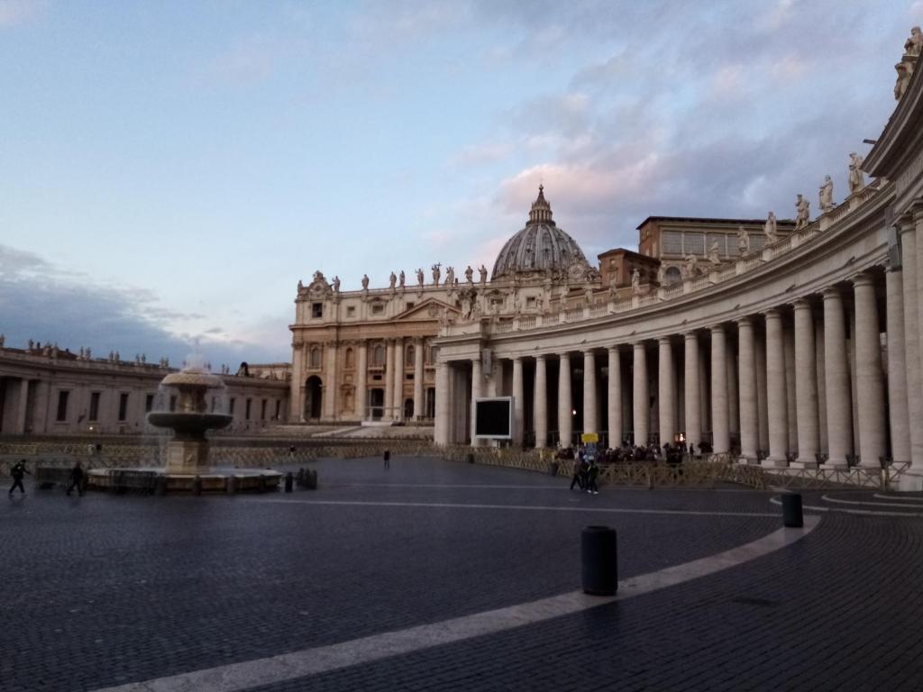 Vatican Museums V Apartment - image 3