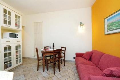 Appia Park Apartment - image 12