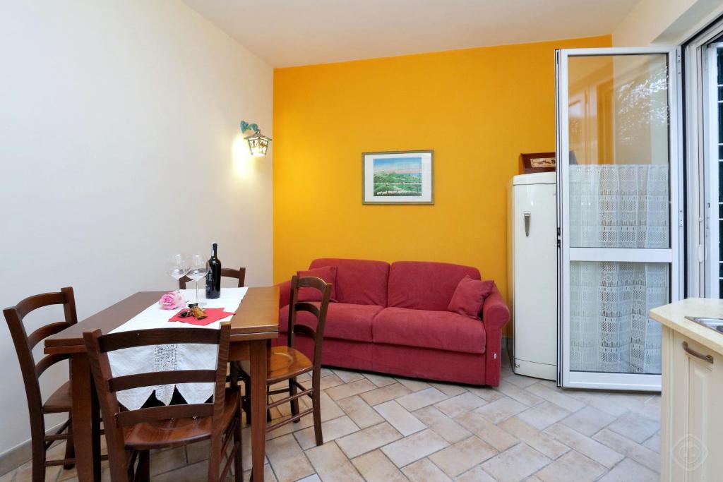 Appia Park Apartment - image 5