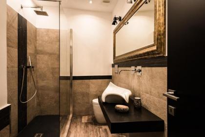 Trevi & Pantheon Luxury Rooms - image 10