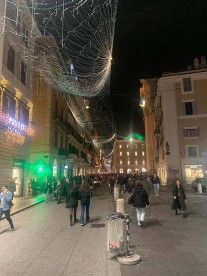 Spanish Steps Corner - image 6