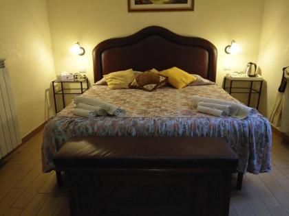 Tucci's Roma Guest House - image 15