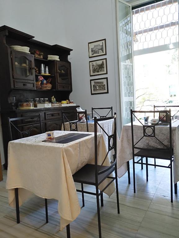 Tucci's Roma Guest House - image 4