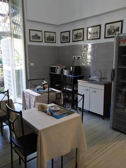 Tucci's Roma Guest House - image 5