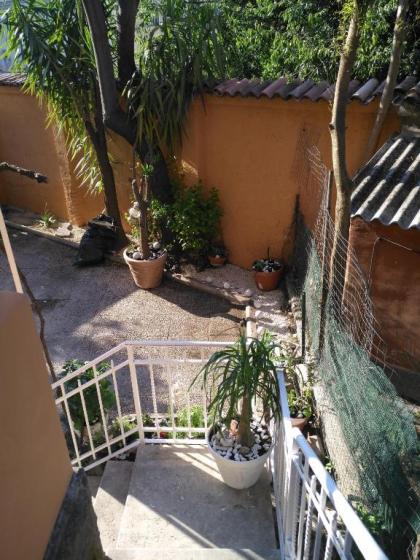 Tucci's Roma Guest House - image 7