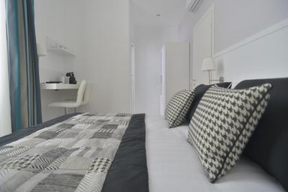 Lata Luxury Rooms - image 7