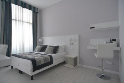 Lata Luxury Rooms - image 9