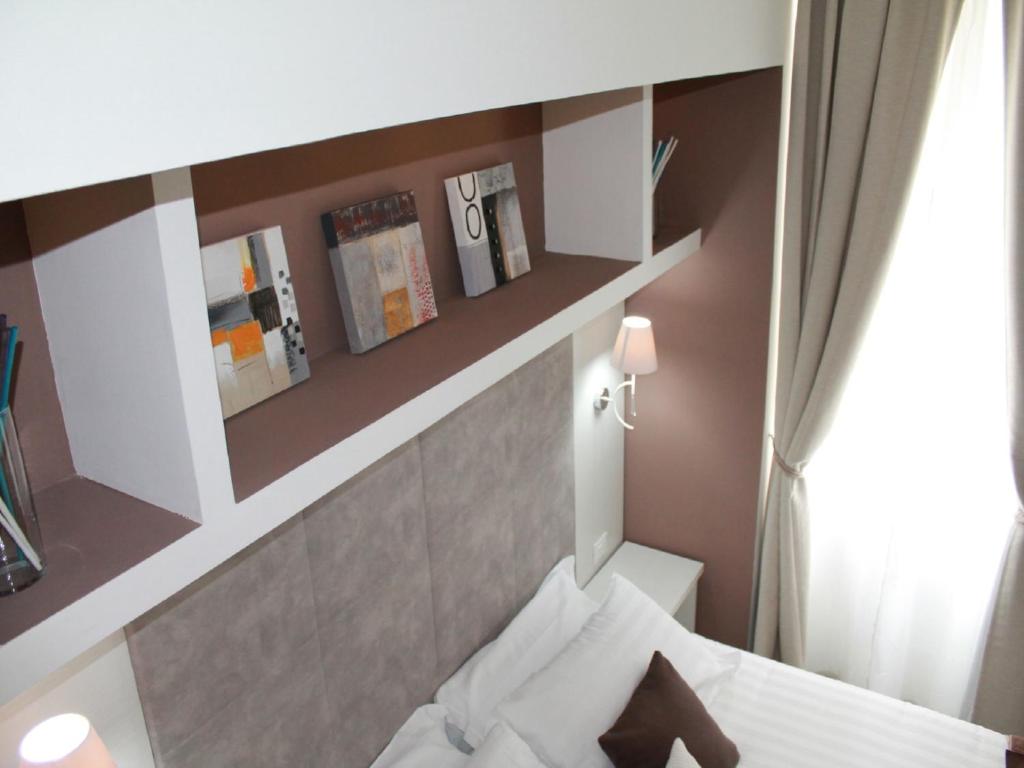 Elenoire Rooms & Suite - image 7