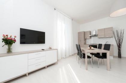 White Flat Termini - image 8