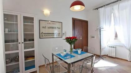 Colosseo Luxury Apartment - image 4