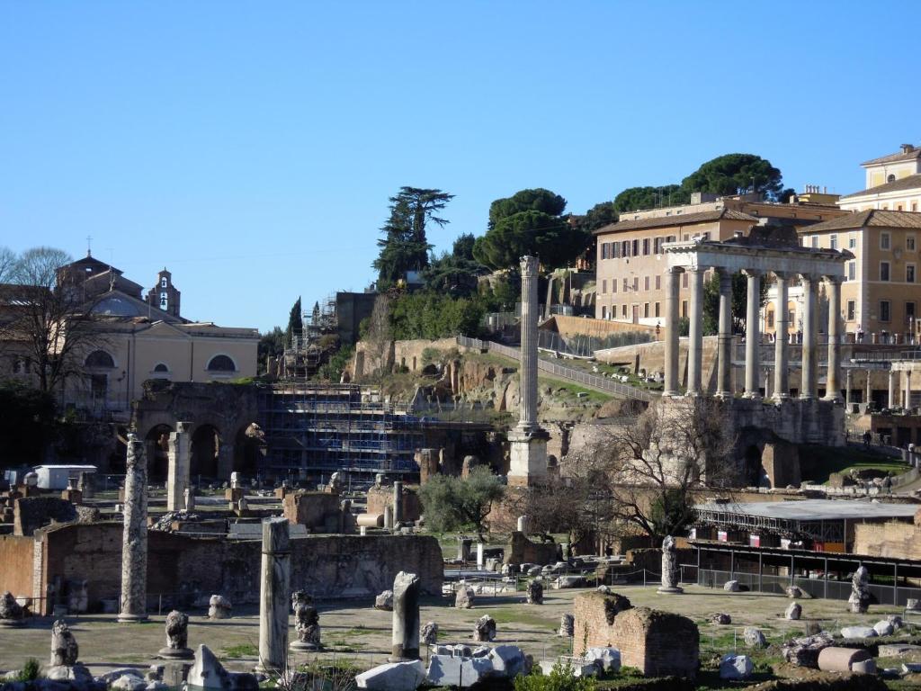 Colosseo Luxury Apartment - image 6