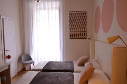 Al 7 Small Luxury Rooms - image 12