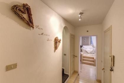 Trevi Miracle Suite - image 18