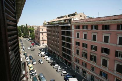 Apartment near the Vatican - image 10