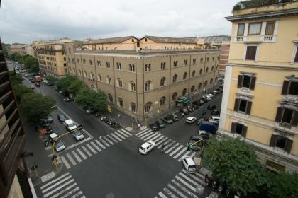 Apartment near the Vatican - image 11