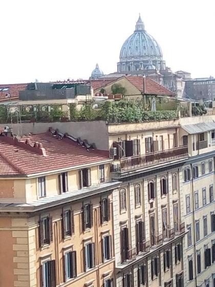 Apartment near the Vatican - image 4