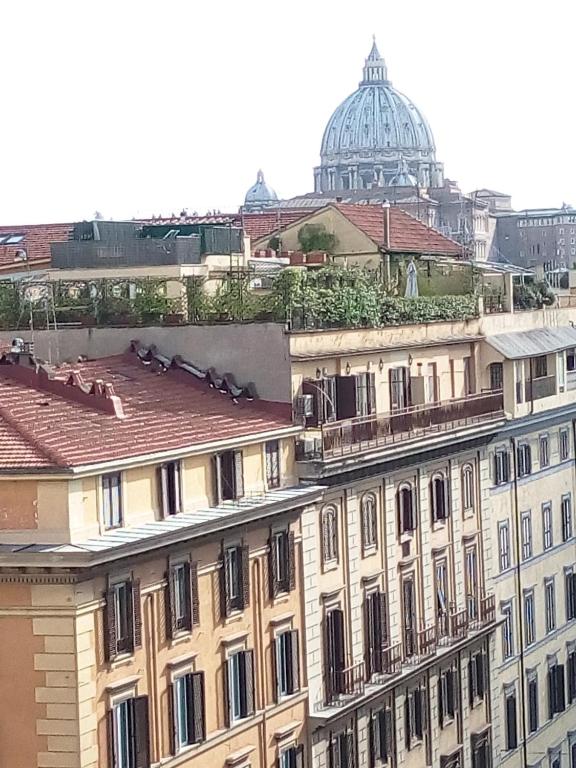 Apartment near the Vatican - image 4