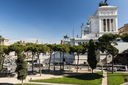 Rome Downtown Suite Bed and Breakfast Aracoeli - image 11