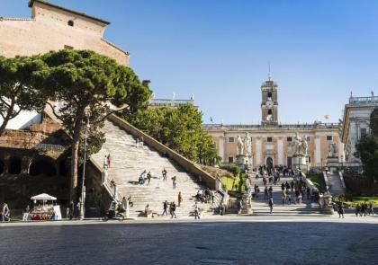 Rome Downtown Suite Bed and Breakfast Aracoeli - image 17