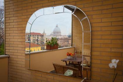 Delmirani's Book Apartments - Vatican View - image 3