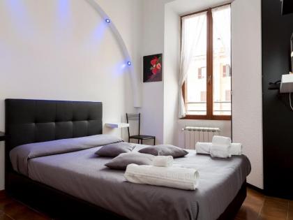 Manzoni Holiday Apartment - image 19