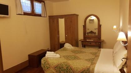 Aurelia Garden Gold B&B - image 1