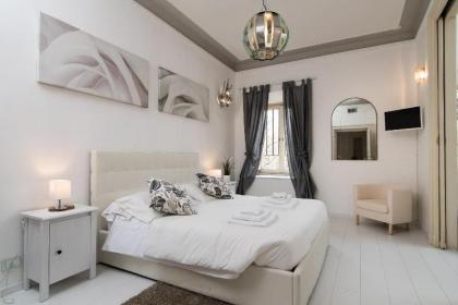 White Borgo Apartment - image 1