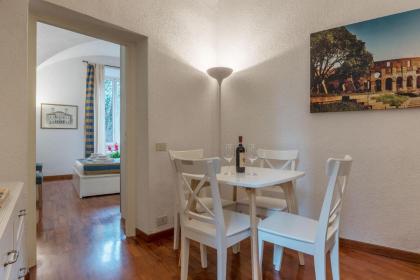 CS Piazza Venezia Apartment - image 9