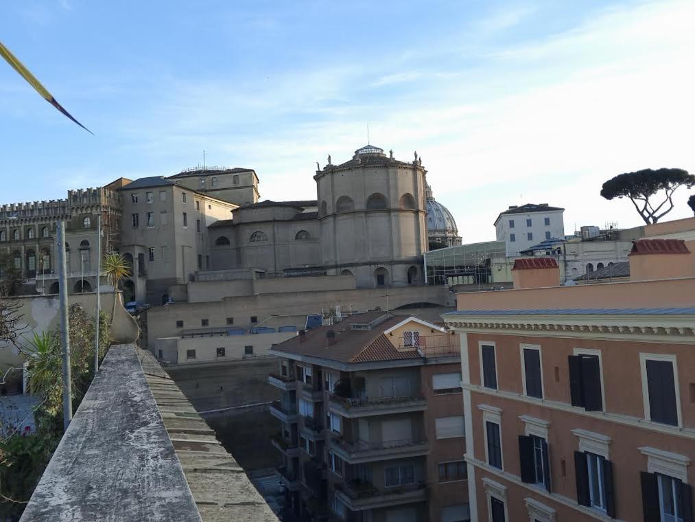 Vatican Apartment - image 7