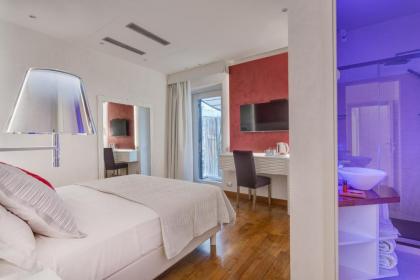 Shali Luxury Suite Spagna - image 11