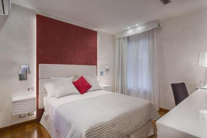 Shali Luxury Suite Spagna - image 12