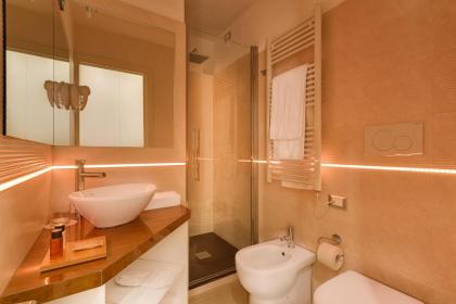 Shali Luxury Suite Spagna - image 17