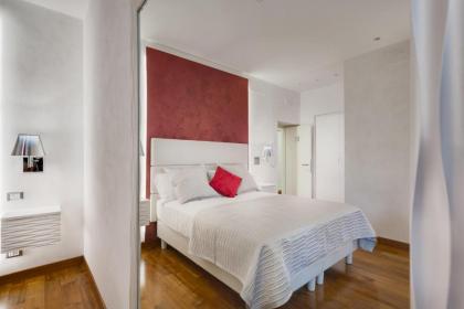 Shali Luxury Suite Spagna - image 3