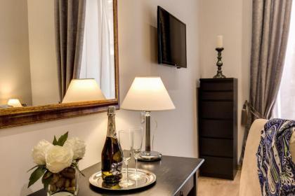 Sweet Stay In Rome - image 15