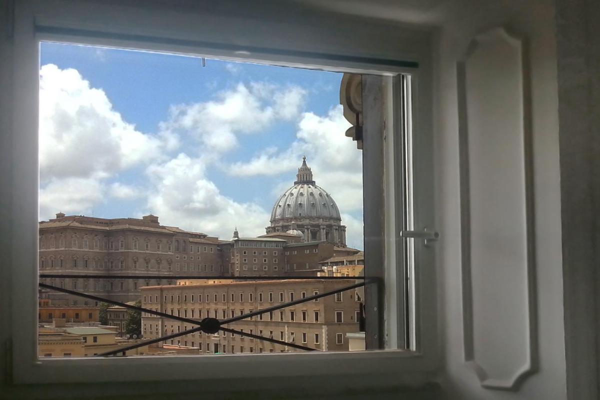 La Rosa del Vaticano Luxury Apartment - main image