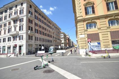 Glamour Spanish Steps - image 15