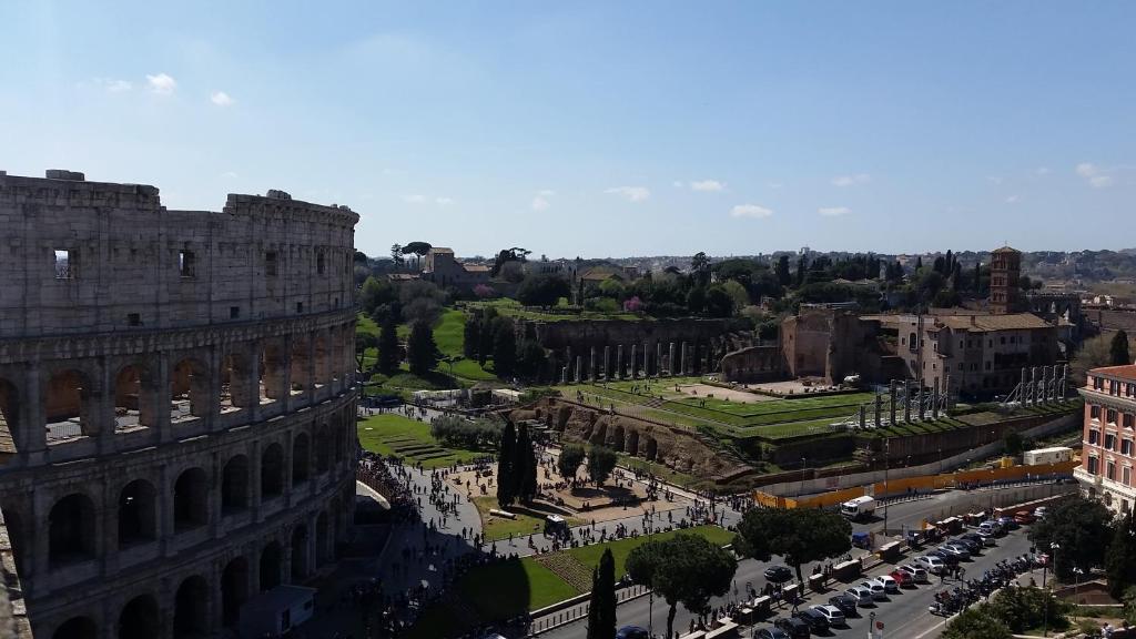 Colosseum Corner - image 3