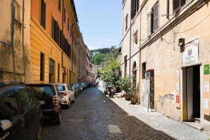 Trastevere Charming Penthouse - image 1