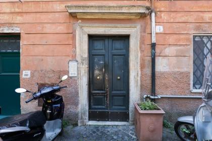 Trastevere Charming Penthouse - image 2