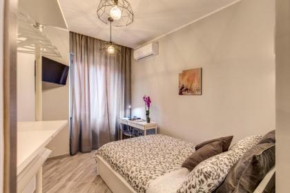 Lux Apartment - image 17