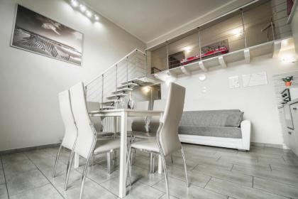 Modern Loft Apartment - image 20