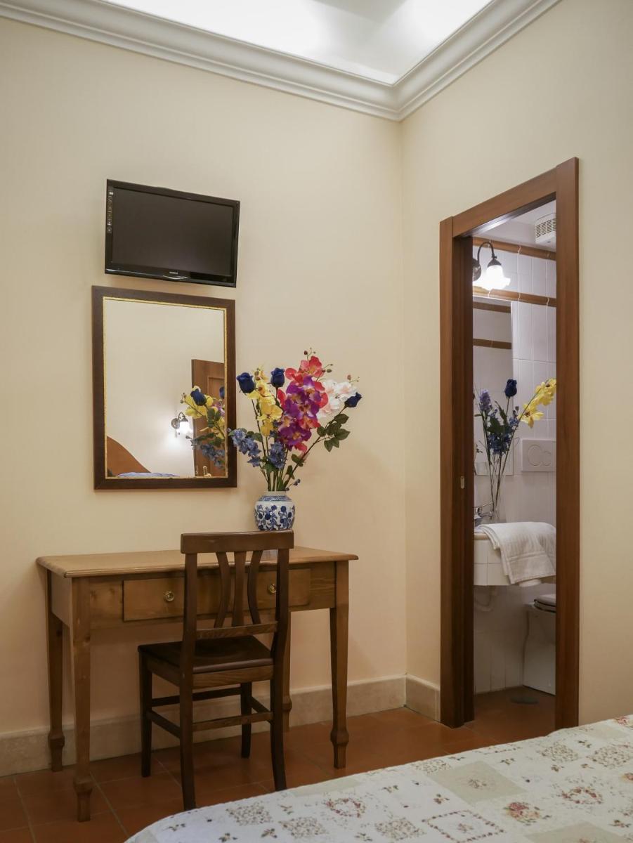 Hotel 4 Coronati - image 6