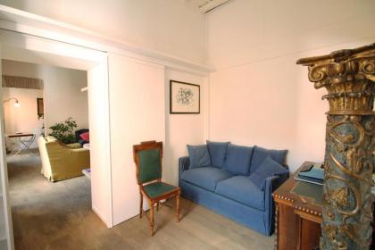 Trevi Fountain 2BR Apartment - image 12